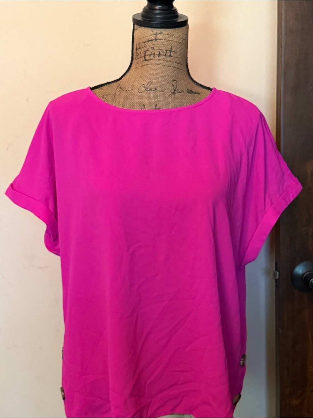 Jones New York Bright Fuchsia Short Sleeve Blouse